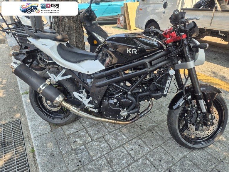 KR/S&T/효성 코멧 650 P 2014년식 코멧650gt 재고신차