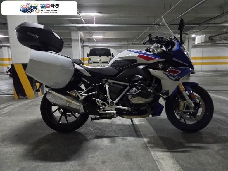 BMW R 1250 RS 2023년식 BMW R1250RS 23년식 주행거리 7673km 판매합니다.(26년 9월 까지 보증남음)