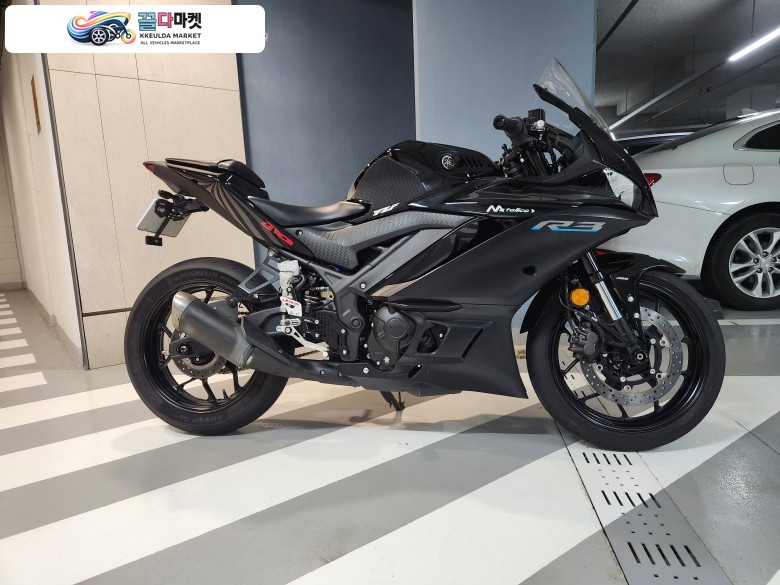 야마하 YZF R3 2023년식 23년식 R3팝니다.