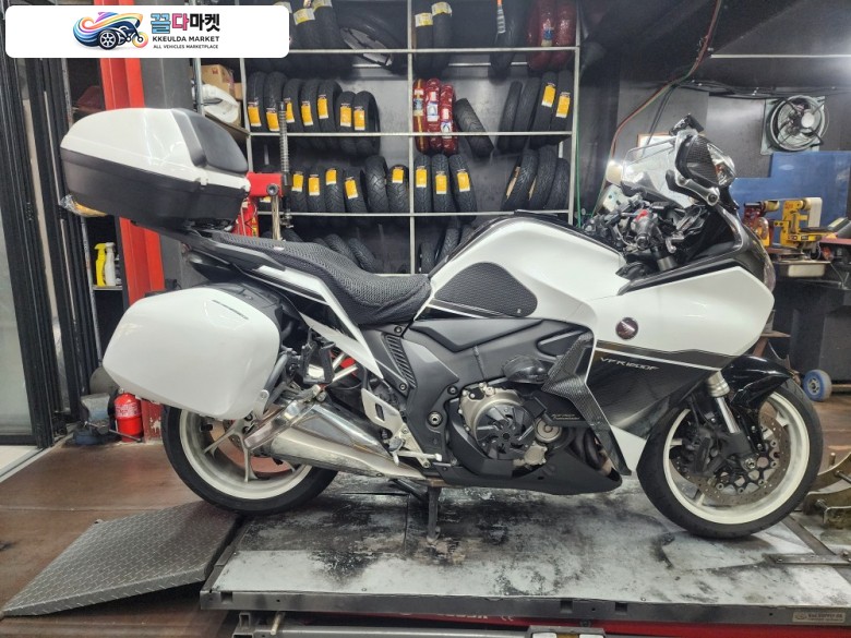 혼다 VFR 1200F FD 2015년식 혼다 VFR1200FD 15년식