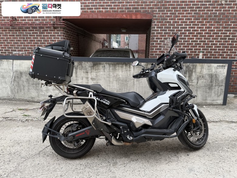 혼다 X ADV 2018년식 [판매] 2018 혼다 X-ADV 750 스마트키 / 78,500km / 아크라포빅 구조변경 / 풀박스