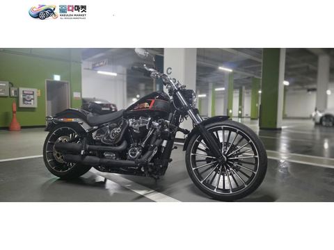 할리데이비슨 브레이크아웃 117 2024년식 브레이크아웃 기변으로 판매합니다.