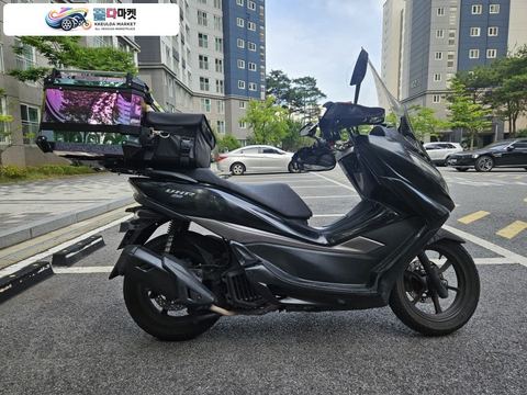 DNA모터스/대림 UHR 125 2023년식 DNA모터스 23년식 UHR125 팝니다.