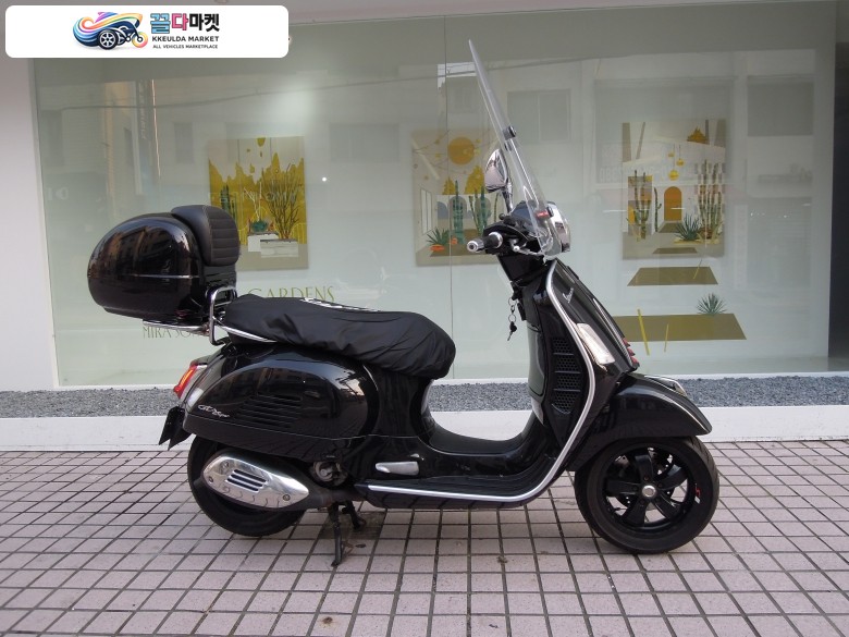 베스파 GTS 300 슈퍼스포츠 2021년식 슈퍼스프츠abs 카드분할결재 가능