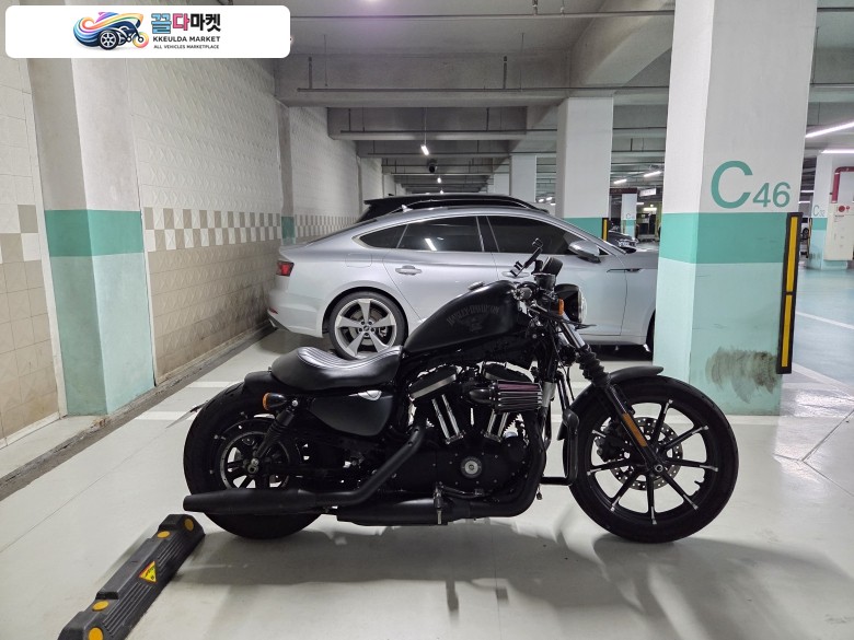 할리데이비슨 883 2018년식 할리데이비슨 18년식 아이언 883 19000km 960만 팝니다.