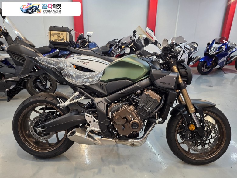 혼다 CB 650 R E 클러치 2025년식 혼다 CB650R E클러치 25년식 신차 판매합니다