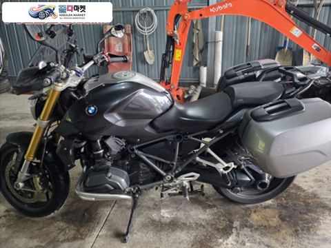 BMW R 1200 R 2015년식 7년동안 실내차고에 보관했던 관상용 R1200R  팔아요