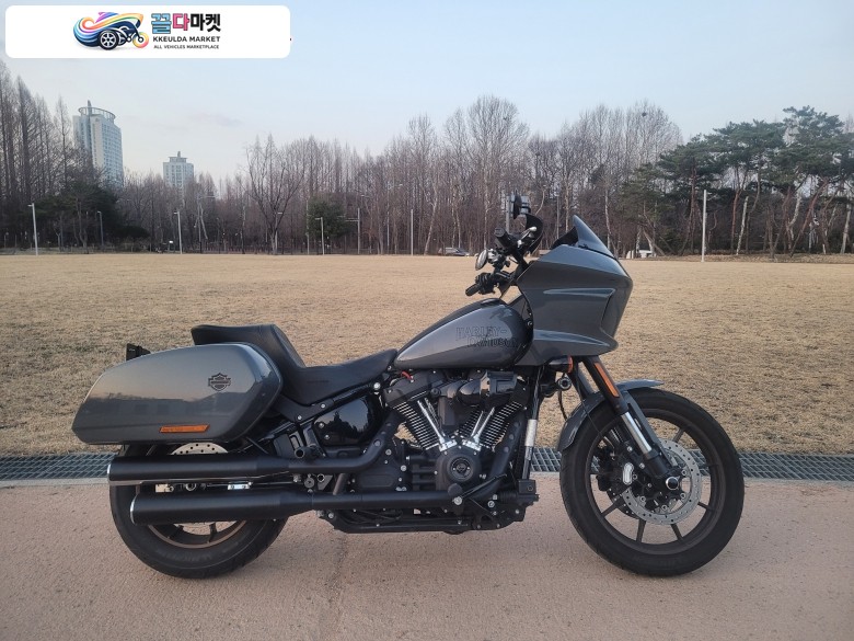 할리데이비슨 로우라이더 ST 2022년식 할리데이비슨 로우라이더ST 건쉽그레이색상 팝니다.