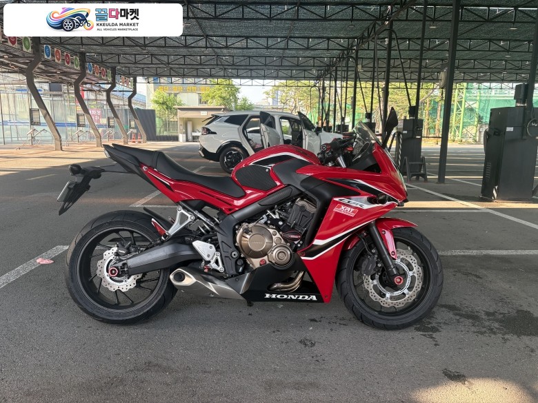 혼다 CBR 650 F 2018년식 18녁식 신차급 CBR650F 팝니다