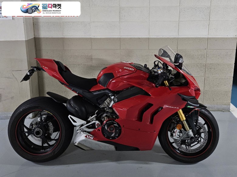 두카티 파니갈레 V4 S 2019년식 두카티 파니갈레v4s 19년식 무사고 데스모정비 완료 판매합니다.
