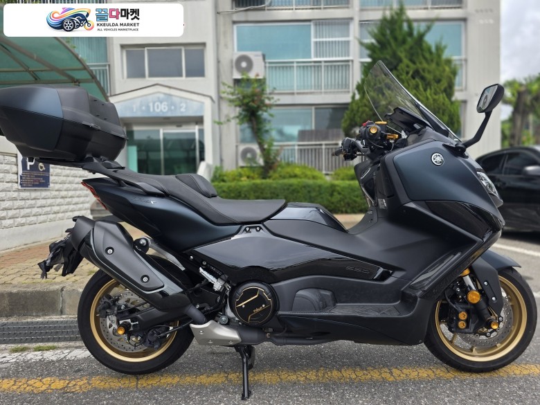 야마하 티맥스 560 2023년식 야마하 티맥스 560 23년 3월 2천KM 무쿵