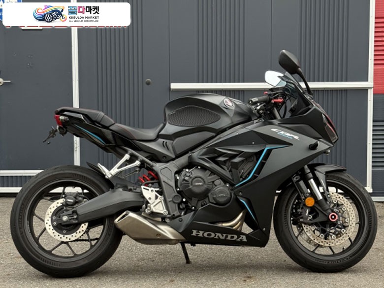 혼다 CBR 650 R ABS 2023년식 23년식 1.8만km cbr650r 판매합니다.