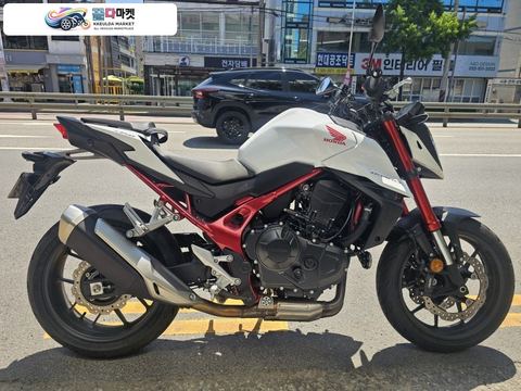 혼다 CB 750 호넷 2023년식 혼다 23년식 CB750 화이트