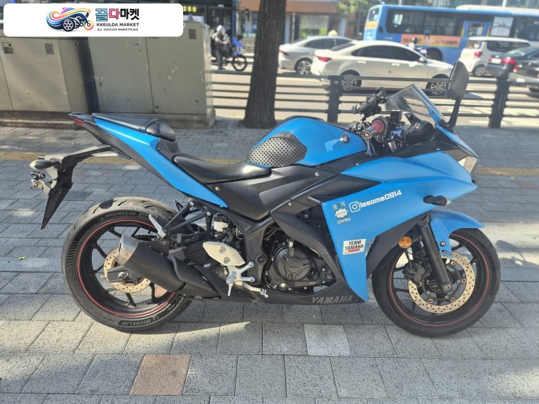 야마하 YZF R3 2018년식 년식대비 적당한 적산거리와(38,526KM) 입문용 쿼터급으로 가장 인기좋은 2018년식 야마하 YZF-R3 판매합니다.