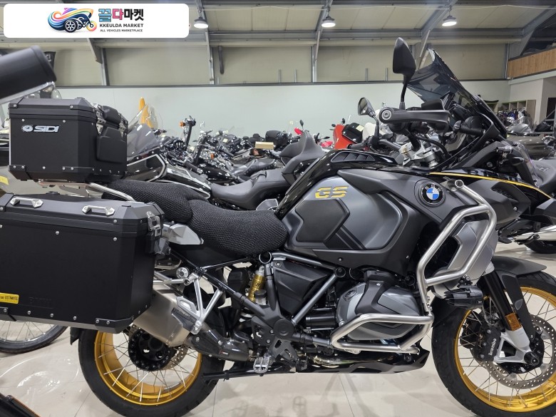 BMW R 1250 GS 어드벤처 2024년식 마지막 에디션 차량 R1250GSA 아크라에 신차급 키로수 입니다