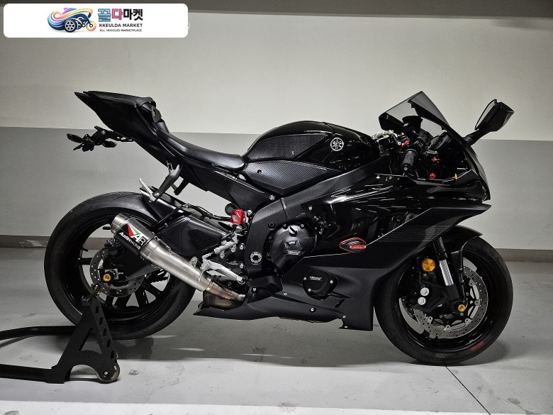 야마하 YZF R6 2020년식 AR배기 신차급 컨디션 R6 판매합니다.