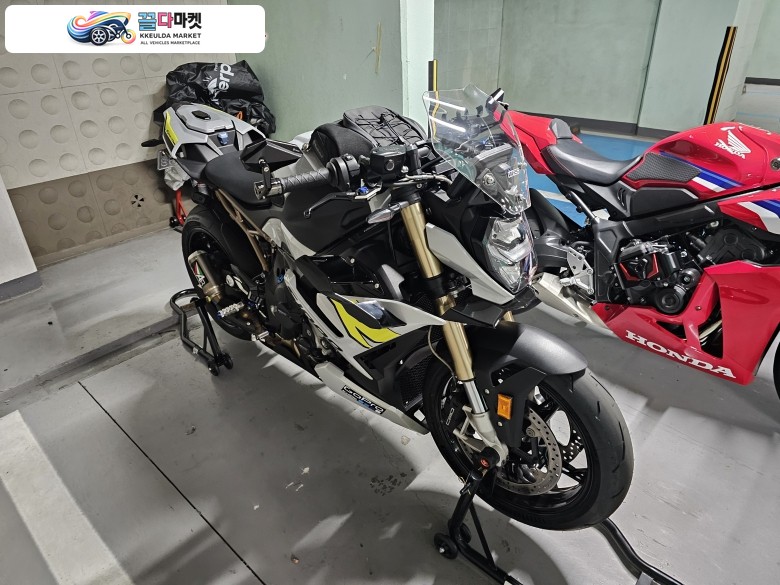 BMW S 1000 R 2022년식 S1000r