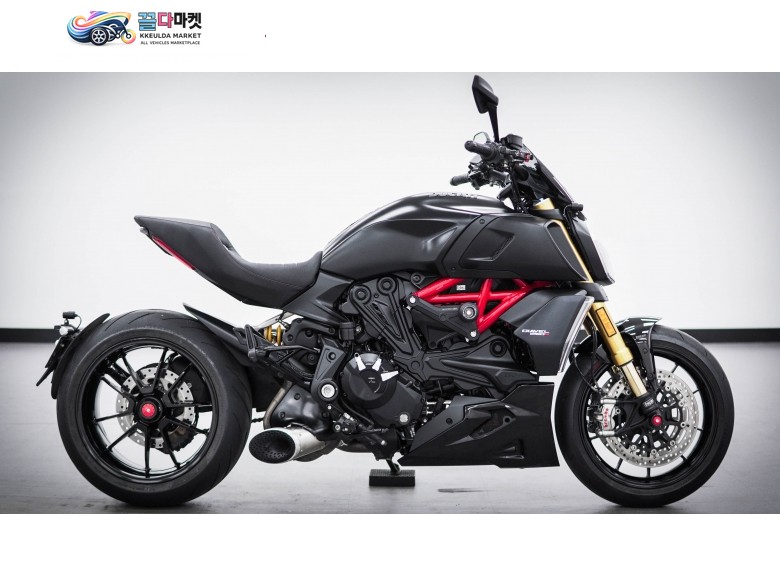 두카티 디아벨 1260 S 2020년식 아시아 최대규모 ㅡ파쏘매매단지ㅡ 뗴르미뇨니 머플러 등 옵션비용만 900만원 들어간 디아벨 판매합니다.