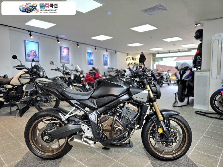 혼다 CB 650 R E 클러치 2025년식 [바이크잇슈] 특옵션 이전가능 짧은키로수 신차컨디션 매입대차가능