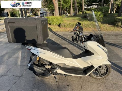 혼다 PCX 125 ABS 2025년식 PCX125 25년 짧은키로수 화이트컬러 배달풀셋팅 신형 ABS