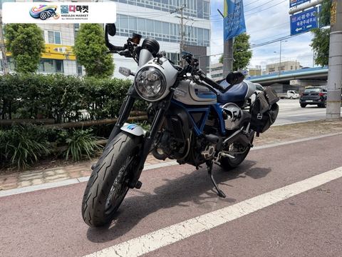 두카티 스크램블러 카페 레이서 2020년식 두카티 스크램블러 카페레이서 20년식 SCRAMBLER CAFE RACER / 803cc 10342km 상태 최상 타이어 체인 오일 교환완료