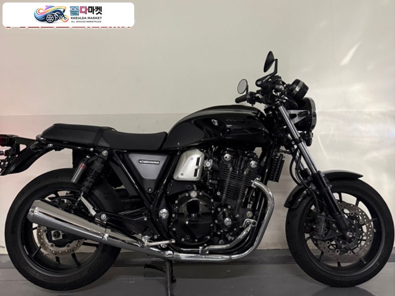 혼다 CB 1100 RS 2019년식 사용검사대행,이전등록대행,배송무료 19년식 혼다 CB1100RS 올블랙차량 판매합니다.