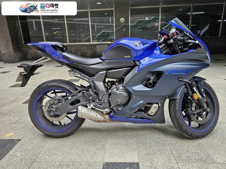 야마하 YZF R7 2022년식 R7 (2022년식) 14,@@@km 딥블루 (820만원) 야마하 YZF - R3