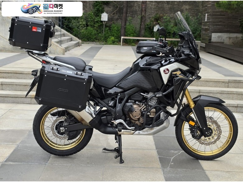 혼다 아프리카 트윈 CRF 1100 L 어드벤쳐 스포츠 DCT 2021년식 혼다 / 아프리카트윈 CRF1100L 어드벤처스포 DCT 자가용바이크 판매합니다.
