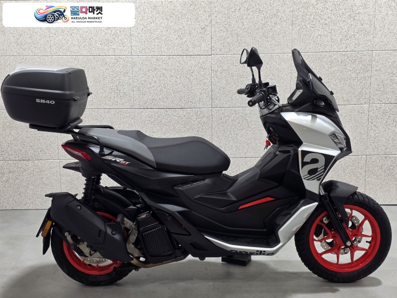 아프릴리아 SR GT 125 2023년식 1인신조 23년식 25년 출고 아프릴리아 SR GT125 신차급 차량 판매