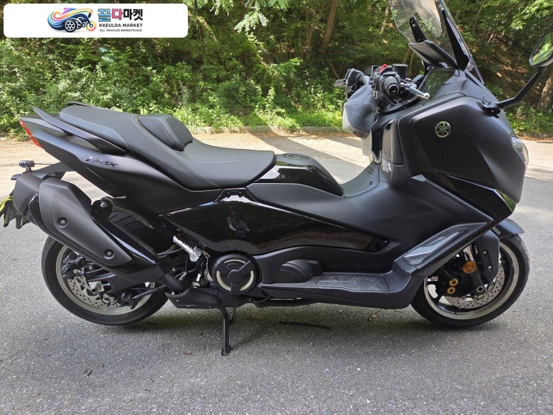 야마하 티맥스 560 2025년식 25년식 900키로 팔아보아요!