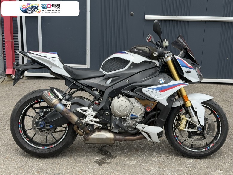 BMW S 1000 R 2018년식 s1000r / 18년식 오스턴풀배기(구변) , 컨디션 최상급 급매합니다