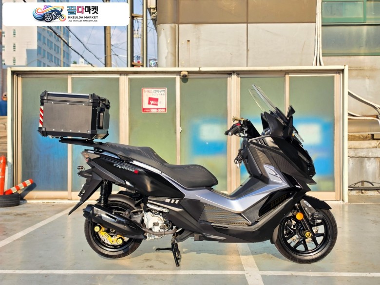 SYM 크루심 125 ABS 2022년식 크루심125 알파 SYM 598KM 1인신조 무사고 특옵션 신차급 컨디션 판매합니다