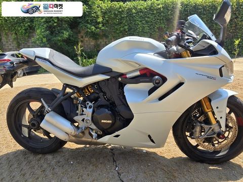 두카티 슈퍼스포츠 950 S 2022년식 듀카티 슈퍼스포츠950S 팝니다