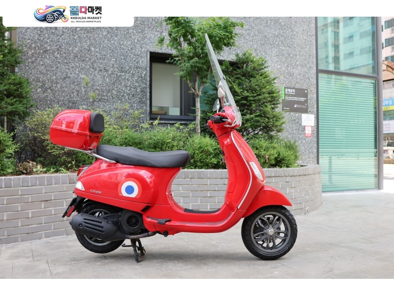 베스파 LX 125 2023년식 베스파 LX125 2023년식 레드 감성 가득한 입문용 스쿠터 판매합니다