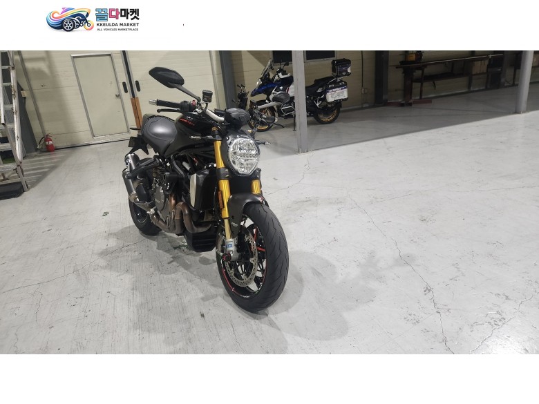 두카티 몬스터 1200 S 2020년식 2020년식 몬스터 1200s 신차급 판매 합니다