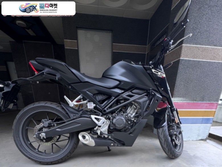 혼다 CB 125 R 2025년식 혼다 CB125R 25.05월 구입 바이크