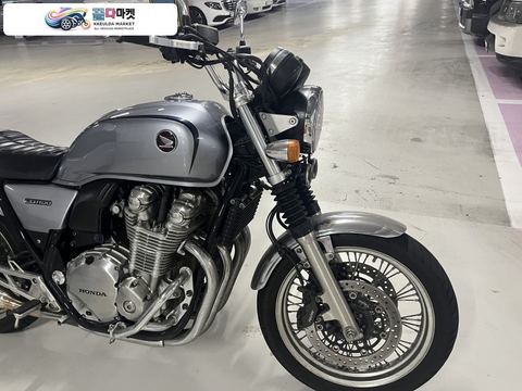 혼다 CB 1100 EX 2015년식 2015년식 CB1100EX 실버 팝니다