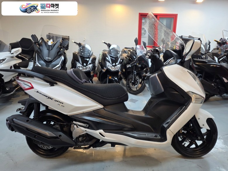 SYM 조이맥스 300 i ABS 2020년식 SYM 조이맥스300ABS 20년식 판매합니다