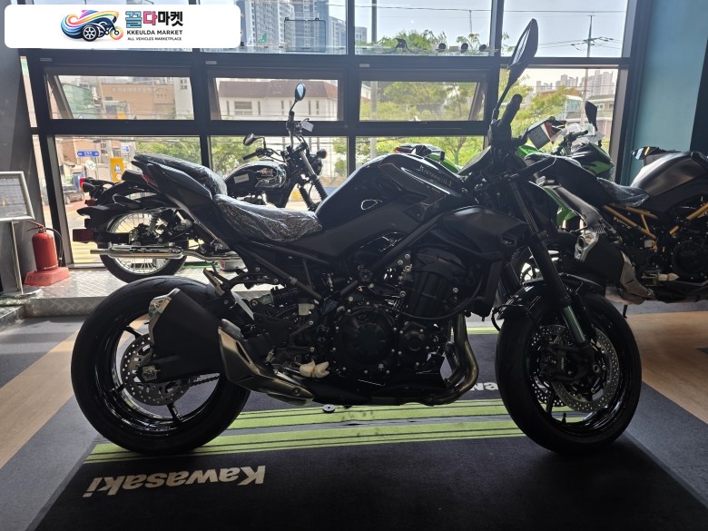 가와사키 Z 900 ABS 2026년식 신형 2026 Z900 올블랙컬러 국내론칭기념 할인+2CH 블랙박스 판매中