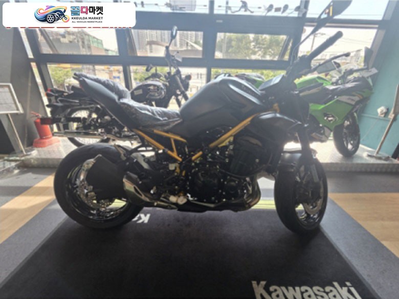 신형 2026 Z900 골드프레임 국내론칭기념 할인판매 및 2CH 블랙박스 무상장착 이벤트 | 끌다바이크