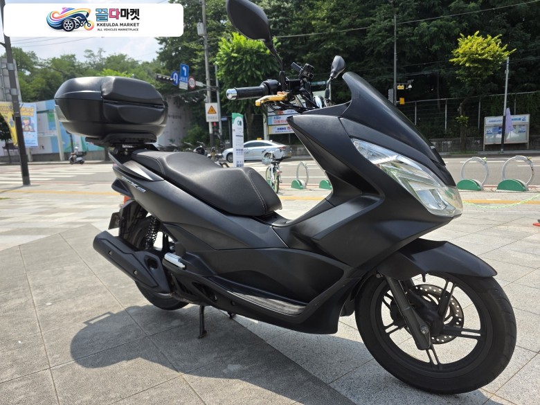 혼다 PCX 125 ABS 2016년식 혼다 pcx150 스마트키 검사없는버전 판매합니다.