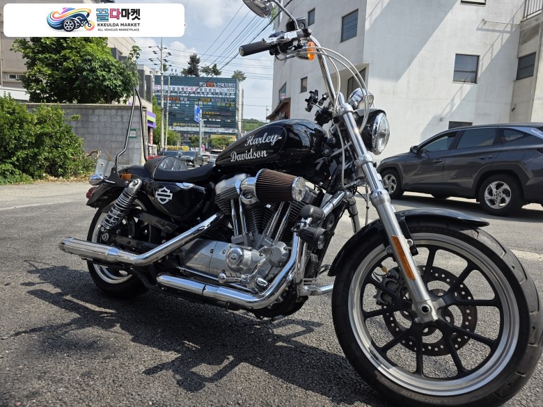 할리데이비슨 883 슈퍼로우 2019년식 19년식 스포스터 XL883L 슈퍼로우 판매합니다.