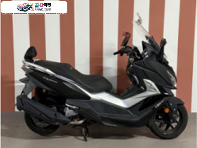 SYM 크루심 300 ABS 2019년식 19년식 크루심300 100에 팝니다