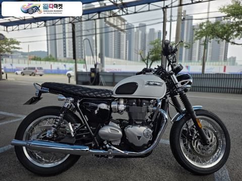 트라이엄프 본네빌 T120 2022년식 2022 트라이엄프 본네빌 T120 화이트색상 판매합니다