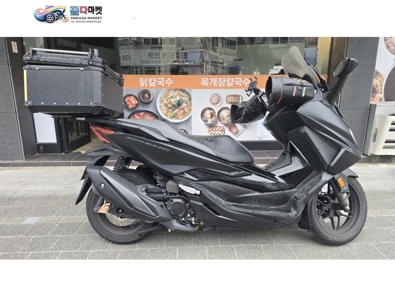 혼다 포르자 350 2024년식 키로수 적은 포르자 350. 판매합니다