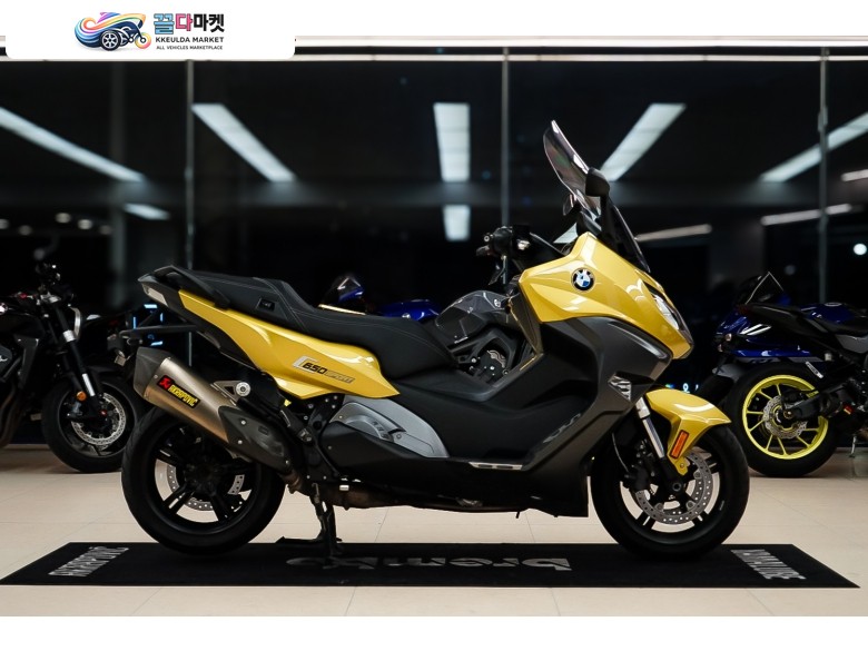 BMW C 650 스포츠 2019년식 정품 아크라포빅 슬립온 구변완료 , 짧은키로수 최상급상태 , 순정 오스틴옐로우 색상