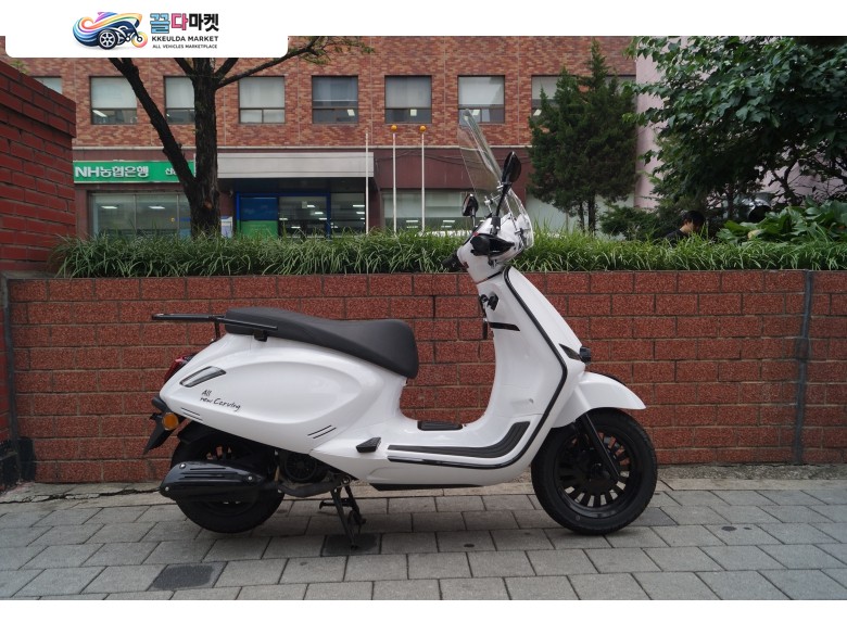K&C 뉴 카빙 125 2027년식 405km 스마트 키사양입니다