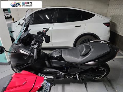 야마하 티맥스 560 2025년식 2026년3월등록 3500km 신차보다더 깨끗