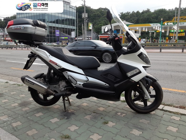 아프릴리아 SR MAX 300 2017년식 여기 빛나는 아프릴리아 팔아봅니다~~대차가능