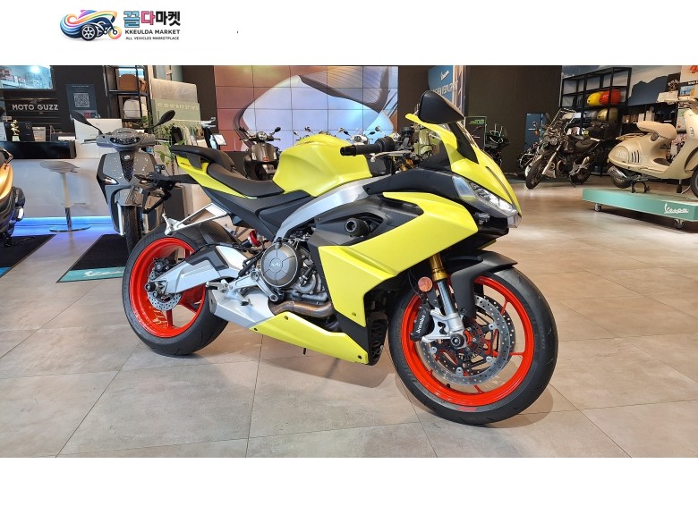아프릴리아 RS 660 2022년식 아프릴리아 RS660 22년식 판매합니다.